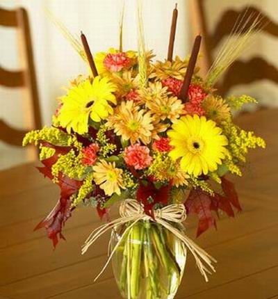 champagne & yellow Chrysanthemums,pink Carnations and maple leaf