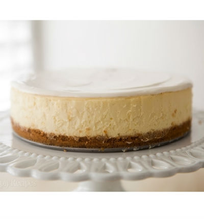 Cheesecake, 1 lb (1/2 kg). (substitutions may apply if item not available)