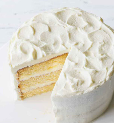 Vanilla cake with vanilla frosting,  1 lb (1/2 kg). (substitutions may apply if item not available)