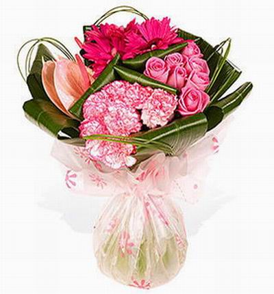 This one bouquet divides into four parts, Roses, Carnations, Daisies and Anthuriums.
