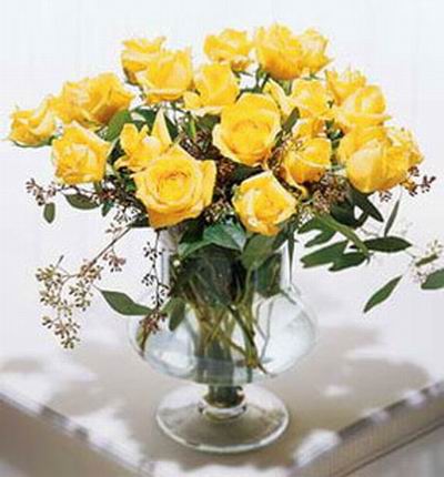 18 yellow Roses