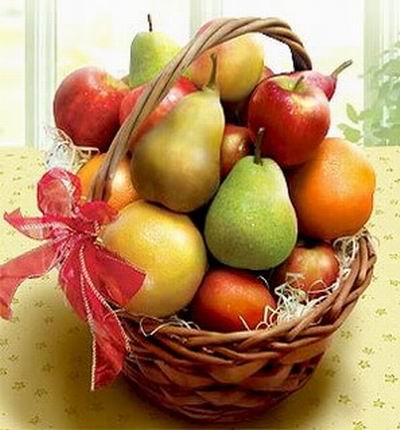 Fruit Basket of 4 Pears, 6 red Apples, 2 Oranges, 1 Peach, 1 yellow Fuji Apple