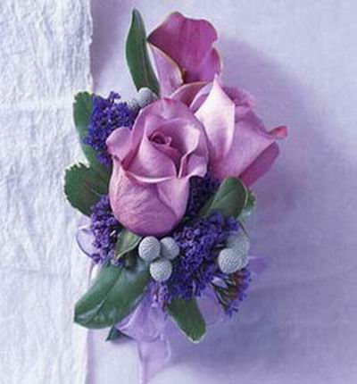 3 purple Roses and purple Statice mix display