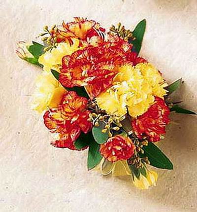 yellow Carnations and red Carnations mix display