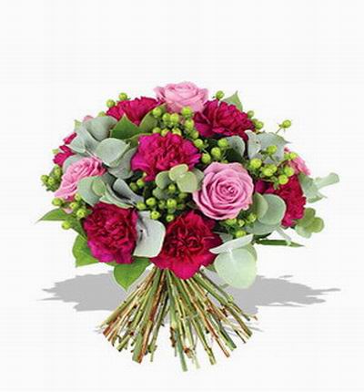 A beautiful and warm combination of 7 Carnations and 4 Roses with greenery.